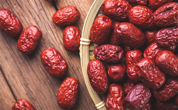 cách chế biến tổ yến với táo đỏ