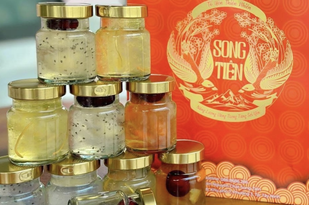 Yến chưng sẵn Song Tiên đạt chuẩn yến sạch an toàn – không chất bảo quản, không phụ gia, sản xuất theo quy trình ISO 22000:2018, an toàn cho mọi đối tượng.