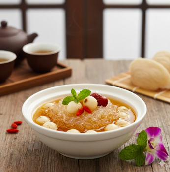 GIẢI PHÁP DINH DƯỠNG ĐA THẾ HỆ TỪ MỘT HŨ YẾN CHƯNG HẠT SEN